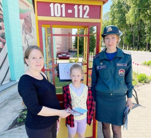 В Чаусах спасатели провели акцию «Не оставляйте детей одних!»