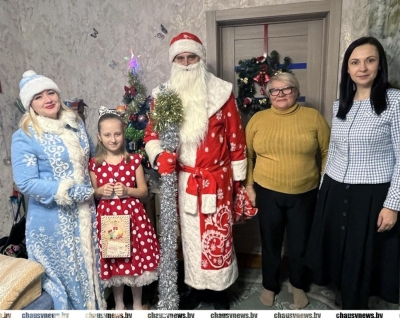 Заместитель председателя Чаусского райисполкома Анна Подворная поздравила ребят с Новогодними праздниками