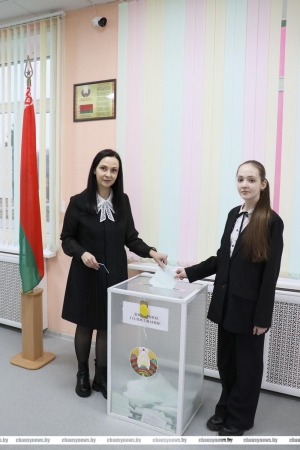 Жители Чаусского района активно голосуют досрочно