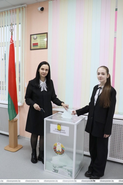 Жители Чаусского района активно голосуют досрочно