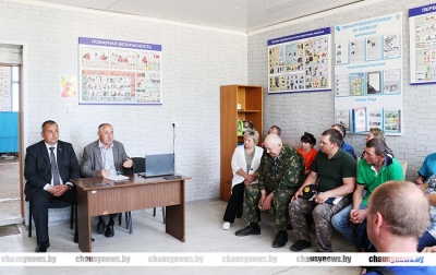 Председатель Могилевского облсельхопрода Анатолий Ланкуть встретился с коллективом ОАО &laquo;Сосновый бор г.Чаусы&raquo; &mdash; о чем шел разговор
