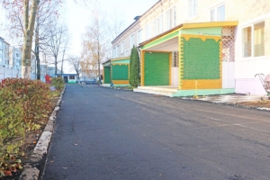В 2023 году выполнен значительный объём работ по ремонту автодорог и улиц города. Где в Чаусах в 2023 году произведена замена асфальтобетонного покрытия?
