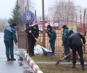 В Чаусском районе коллективы трудятся на субботнике