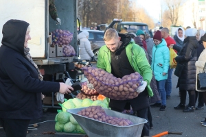 Сельскохозяйственная ярмарка в Чаусах собрала горожан и гостей региона