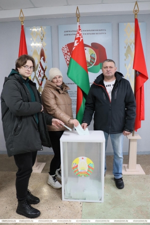 Высокая явка показывает единство народа. Как идет голосование в Чаусском районе
