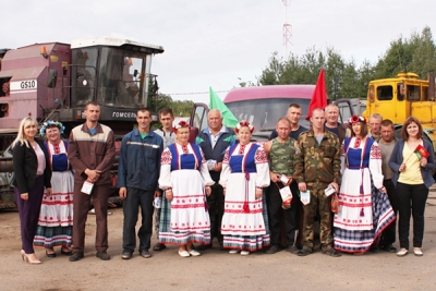 Агитпоезд в гостях у участников жатвы в хозяйствах ОАО «Головенчицы» и ОАО «Сосновый бор г. Чаусы»